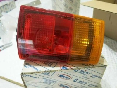 Renault 6 2ª marca trasera izquierda completa - Feu Arriere Gauche 7701017076 Foto 1 de 4