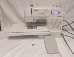SB700T computerized sewing and quilting machine Simplicity® Limited Edition Read - Picture 1 of 12