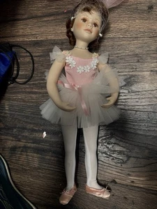Muñeca bailarina vintage Danbury Mint "Sarah" de 15 pulgadas de Susan Wakeen - - Imagen 1 de 4