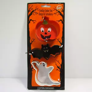Wilton Halloween Cookie Cutter Set Pumpkin Bat Ghost 3 Shapes New on Card - Picture 1 of 9
