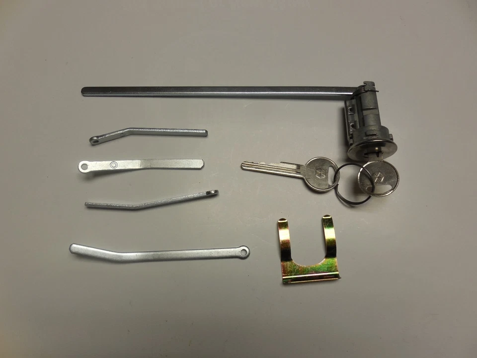 适用于 66 67 68 69 梭子鱼飞镖充电器 Road Runner GTX 后备箱锁 + 钥匙 全新 — 第 1/1 张图片