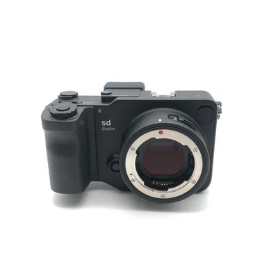Sigma sd Quattro Mirrorless Digital Camera - Black (Body Only) - Image 1 of 4