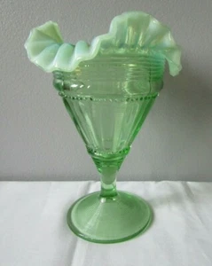 Antique EAPG Northwood Glass Company Green Vase with Opalescent Ruffle Trim 7'' - Picture 1 of 8