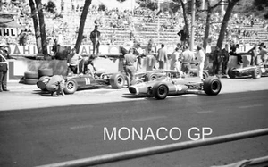 BRUCE MCLAREN MCLAREN M4B F1 MONACO GP 1967 PERIOD NEGATIVE 35MM - Picture 1 of 2