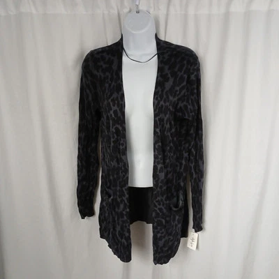 Cardigã Style & Co manga longa frente aberta estampa animal cinza preto feminino tamanho PS - Imagem 1 de 4