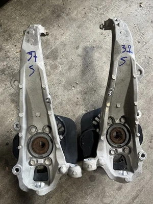 2008 2013 INFINITI G37sport передний RH-LH шпиндель костяшки ступицы OEM - Изображение 1 из 4