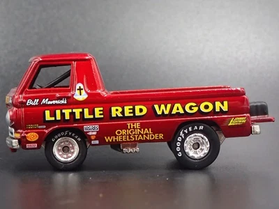 1964-1970 DODGE A100 PICKUP TRUCK LITTLE RED WAGON Raro 1/64 Modellino Auto - Immagine 1 di 4