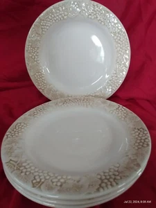 Vint Bordallo Pinheiro Portugal Ivory Cream Grapes 10.5" Dinner Plates Set Of 4 - Picture 1 of 4