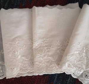 3,5 Yards 5,5" Breite Öse Baumwolle Spitze mit bestickten Blumen Fleischfarbe b0377 - Bild 1 von 2