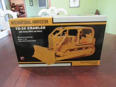PRIMERA MARCHA 1/25 CONSTRUCTION PIONEERS IH TD-25 ORUGA CON CUERDAS DE BARRIDO/CABRESTANTE - SIN USAR, EN CAJA Foto 1 de 4