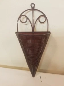 1 Decorative Plant Pot Flower Basket Hanging Planter Wall Pot Plastic Rattan - Picture 1 of 7