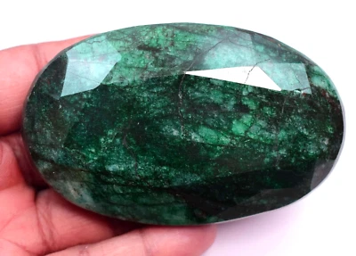 Natural Huge Green Emerald Zambian 806.0 CT Certified Oval Cut Loose Gemstone - Image 1 of 4