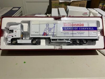 1/50 CORGI “HAULERS OF RENOWN” DAF 105 & STEP FRAME BOX TRAILER - Image 1 of 4