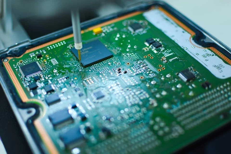 Servicio de clonación de ECU Aston Martin / Servicio de clonación DME Foto 1 de 4