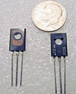 JE253 MOTOROLA BI-POLAR TRANSISTOR PNP 100V 4A 3-PIN 15.000W TO-225 2-PC LOT - Picture 1 of 2