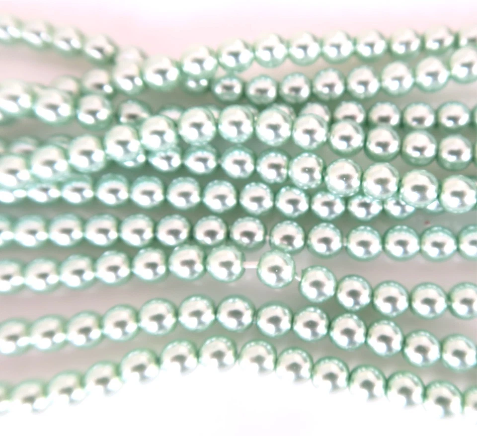 Chrysolite Green 4mm Round Czech Glass Pearl Polished Beads x 25 - Image 1 of 1