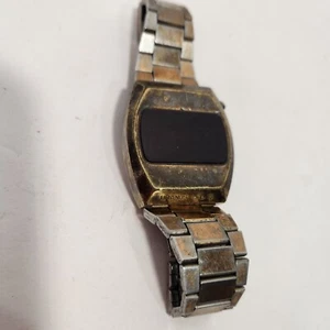 Montre Vintage Quartz Uranus Led Modèle Années 70 Pour Pièces Non Testée - Photo 1/7