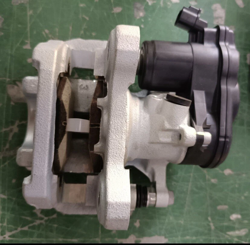 Pinza de freno de disco genuina Toyota 47830-0E110 - pieza trasera derecha OEM Foto 1 de 3