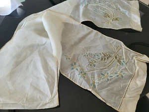 Echarpe ancienne en soie pour récupération des broderies micro trous fleur B3 - Picture 1 of 9