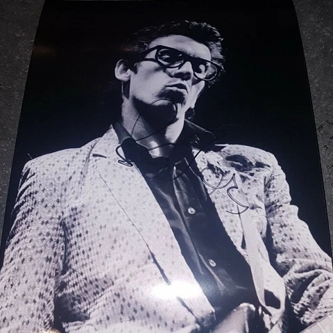 ELVIS COSTELLO SIGNED 8x6 PHOTO Cover