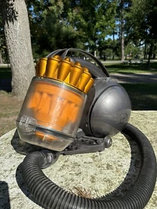 Dyson DC 39 Vakuum Orange Big Ball Mehrboden Einziehbares Kabel mit Schlauch funktioniert - Bild 1 von 6