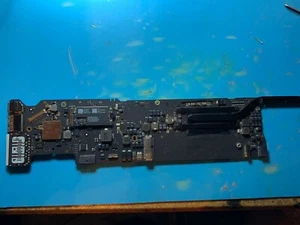 Apple Macbook Air 13 A1466 Logic Board 2015 8GB i5 1.6Ghz 820-00165-A READ - Picture 1 of 1
