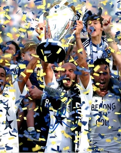 Los Angeles Galaxy Landon Donovan Autographed Signed 8x10 Photo COA #1 - Picture 1 of 1