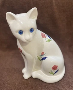 Splendido gatto seduto bianco in ceramica usato vintage con decorazione occhi azzurri affascinanti - Foto 1 di 5