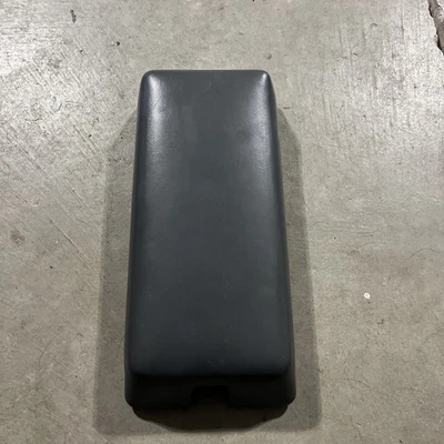OEM 1984-1996 Jeep Cherokee XJ Comanche Gray Center Console Lid Arm Rest - Image 1 of 4