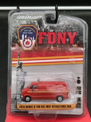 GreenLight FDNY 1976 Dodge B-100 Haz-Mat Operations Van - 29804 NRFP 2014 1:64 - Image 1 of 4