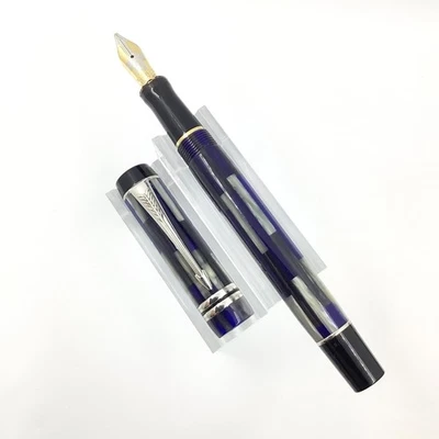 Parker duofold international blue Mosaic fountain pen, italic 18k gold nib - Image 1 of 4
