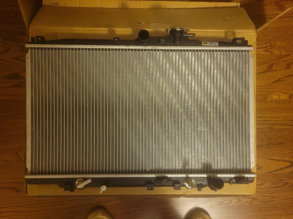 2147 Radiador para Honda Accord 1998-2002 3,0 L V6 1999 2000 2001 Acura TL 3,2 L Foto 1 de 4