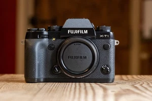 Fujifilm Fuji X-T1 Black 16.3MP Mirrorless Camera Body – with accessories and or - Picture 1 of 9