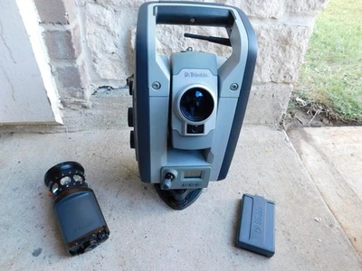 TRIMBLE S8 0.5" ESTAÇÃO ROBÓTICA TOTAL ALTA PRECISÃO MEIO SEGUNDO PRECISÃO - Imagem 1 de 4