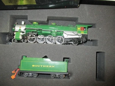 Bachmann Spectrum HO 81602 4-8-2 USRA Light Mountain Southern Locomotive LN - Image 1 of 4
