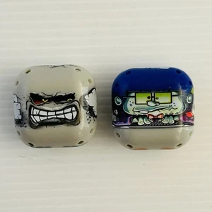 Mighty Beanz 2010 - Series 3 SUPER RARE Square Beans x 2 - 371 Concrete 372 Nerd - Foto 1 di 2