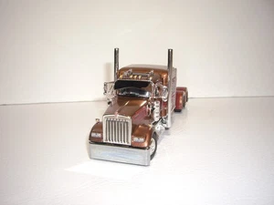 DCP FIRST GEAR 1/64 BROWN KENWORTH W900L WITH AEROCAB 72" SLEEPER - Picture 1 of 5