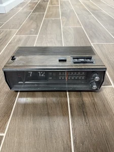 General Electric - Vintage 70’s GE C4330A Flip Clock Radio - Tested and Working - Picture 1 of 4