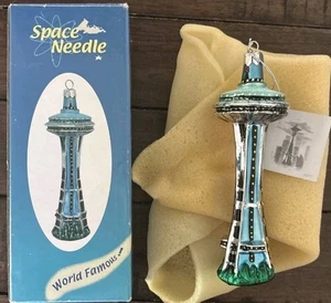 Adorno de Navidad de vidrio con aguja espacial Global Village Seattle. Nuevo.  - Imagen 1 de 11