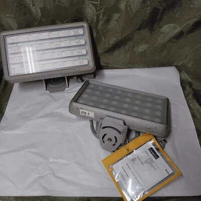 WOW!! MARTIN/HARMAN~TRIPIX WASH STAGE LIGHTING!! LOT OF 2 - Image 1 of 4