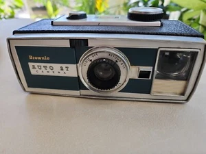 Vintage Kodak Brownie auto 27 camera Untested - Picture 1 of 9