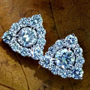 GORGEOUS 14K Gold GENUINE Round Cut Diamond STUD Earrings Womens - Picture 1 of 12