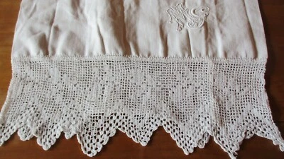 Taie housse de traversin ancienne  monogramme MG dentelle crochet coton ou lin - Photo 1/4