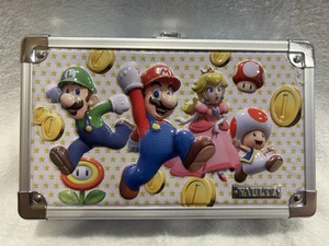 Super Mario Bros Locking Supply Box Vaultz Official Nintendo With Keys - New - Imagen 1 de 6