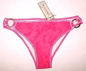 Neu mit Etikett True Religion HIPSTER-BIKINIUNTERTEIL HELLROSA MIT WEISSEN NÄHTEN Gr. XS & S - Bild 1 von 3