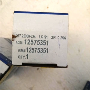 2 - GM OEM-Engine Intake Valves 12575351 - Picture 1 of 2