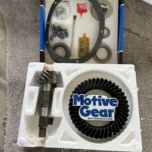 Motive Gear D35-456 Ring and Pinion, 41-9 Teeth, 4.56 Ratio W/ Installation Kit - Foto 1 di 6