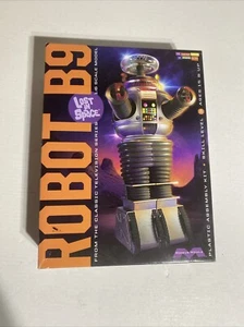 Moebius Lost In Space Robot B9 1:6 SCALE Model kit 939 Open Box Sealed Bags CIB - Picture 1 of 14