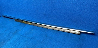 2011-2018 AUDI A8 QUATTRO SUV ЗАДНЯЯ ПРАВАЯ НАРУЖНАЯ ДВЕРЬ РЕМЕНЬ МОЛДИНГ OEM - Изображение 1 из 4