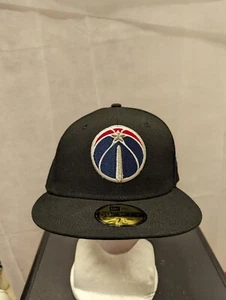 Washington Wizards New Era 59fifty Waterprint UV 7 1/4 NBA nuovo con etichette - Foto 1 di 9
